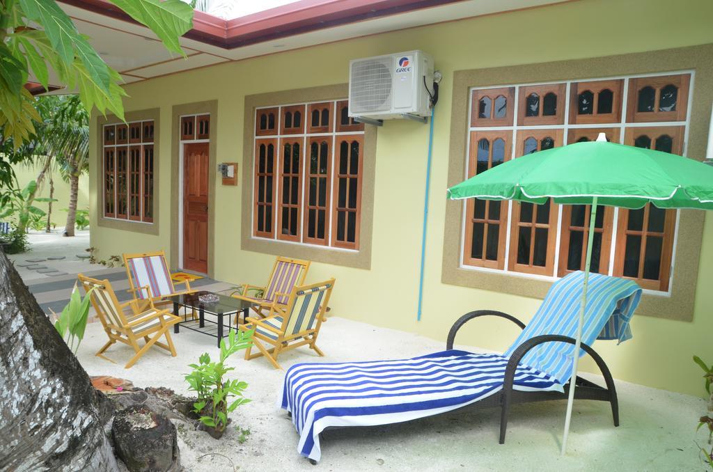 Whale Shark Inn Maamigili Island Exterior photo